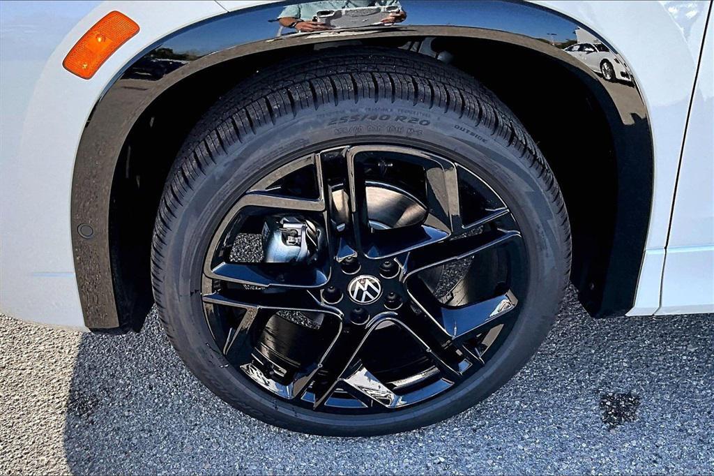 new 2026 Volkswagen Tiguan car, priced at $37,925