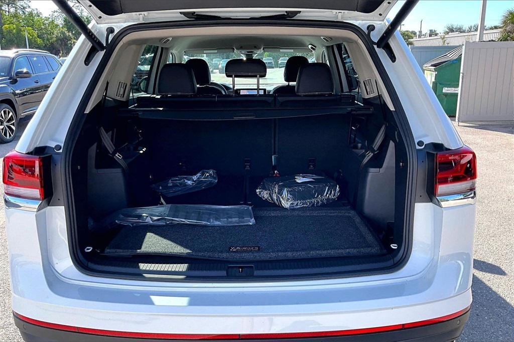 new 2026 Volkswagen Atlas car, priced at $42,007