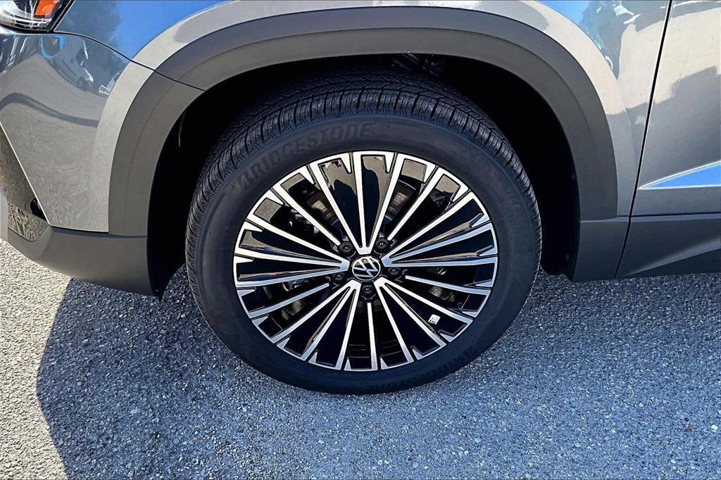 new 2026 Volkswagen Taos car, priced at $31,204