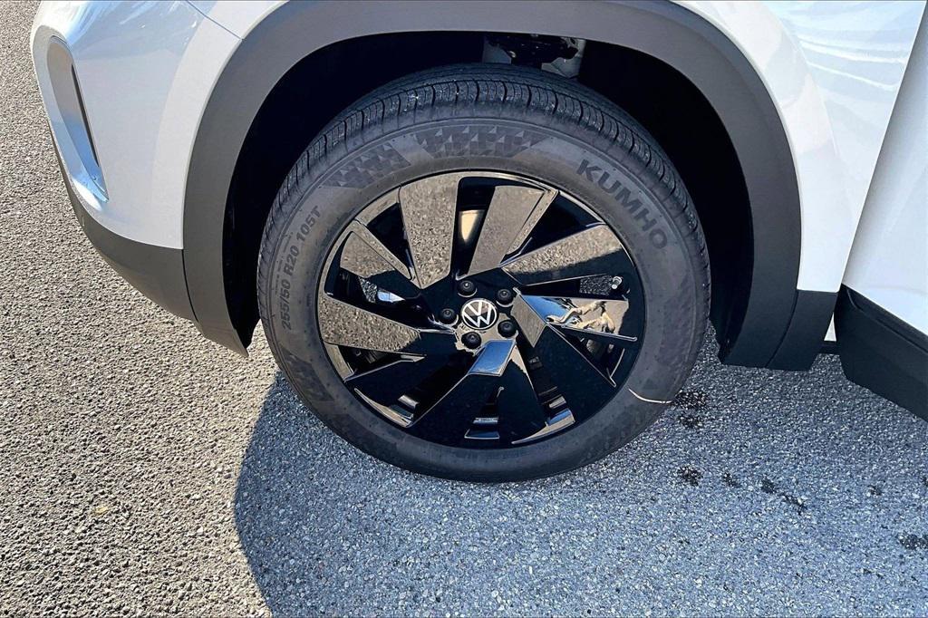 new 2026 Volkswagen Atlas car, priced at $43,890