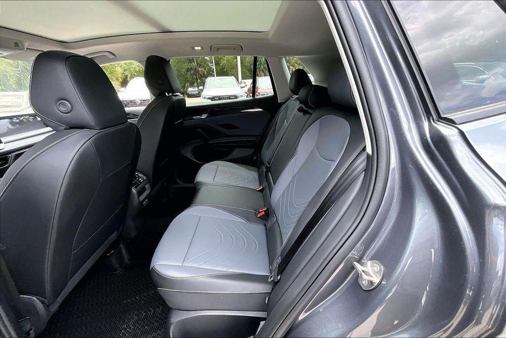 new 2026 Volkswagen Tiguan car, priced at $34,948
