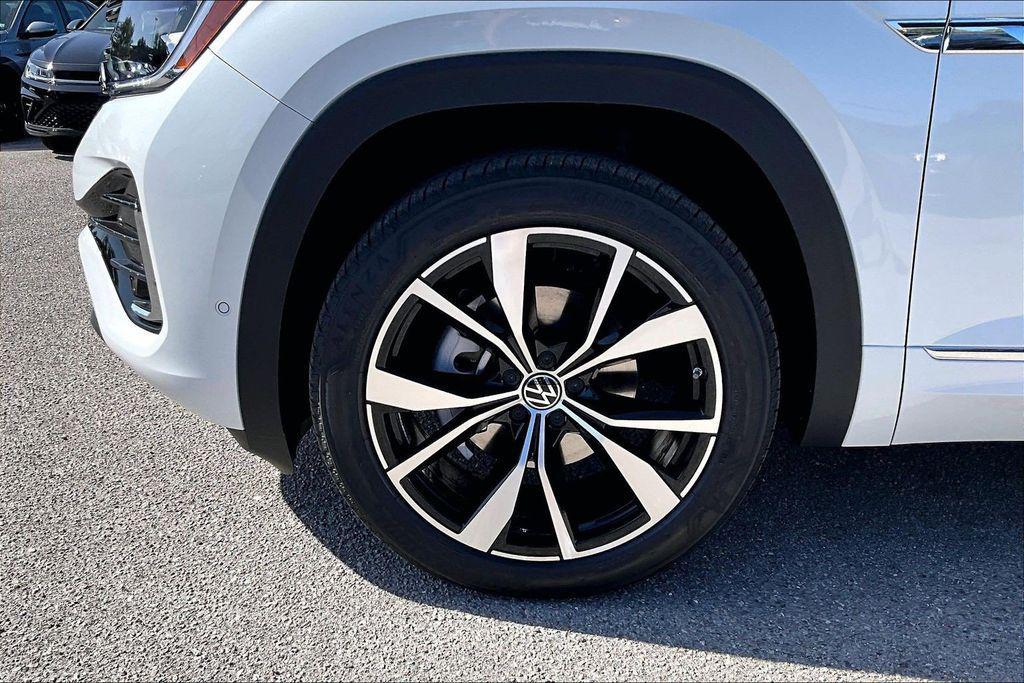 new 2026 Volkswagen Atlas car, priced at $51,979