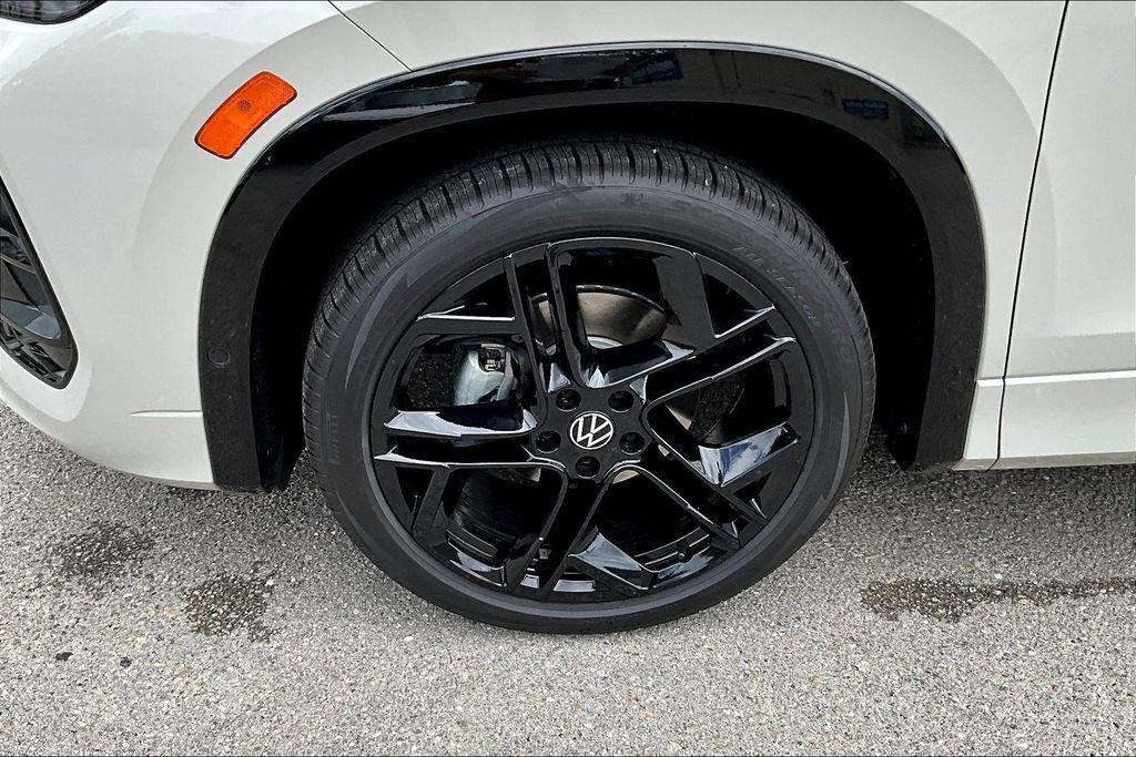 new 2026 Volkswagen Tiguan car, priced at $36,282