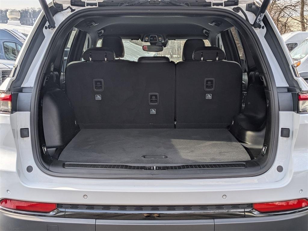 used 2024 Jeep Grand Cherokee car, priced at $33,380