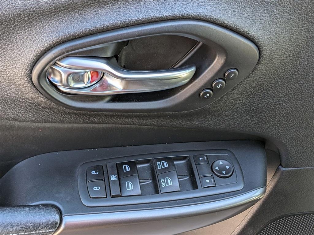 used 2020 Jeep Cherokee car, priced at $19,420