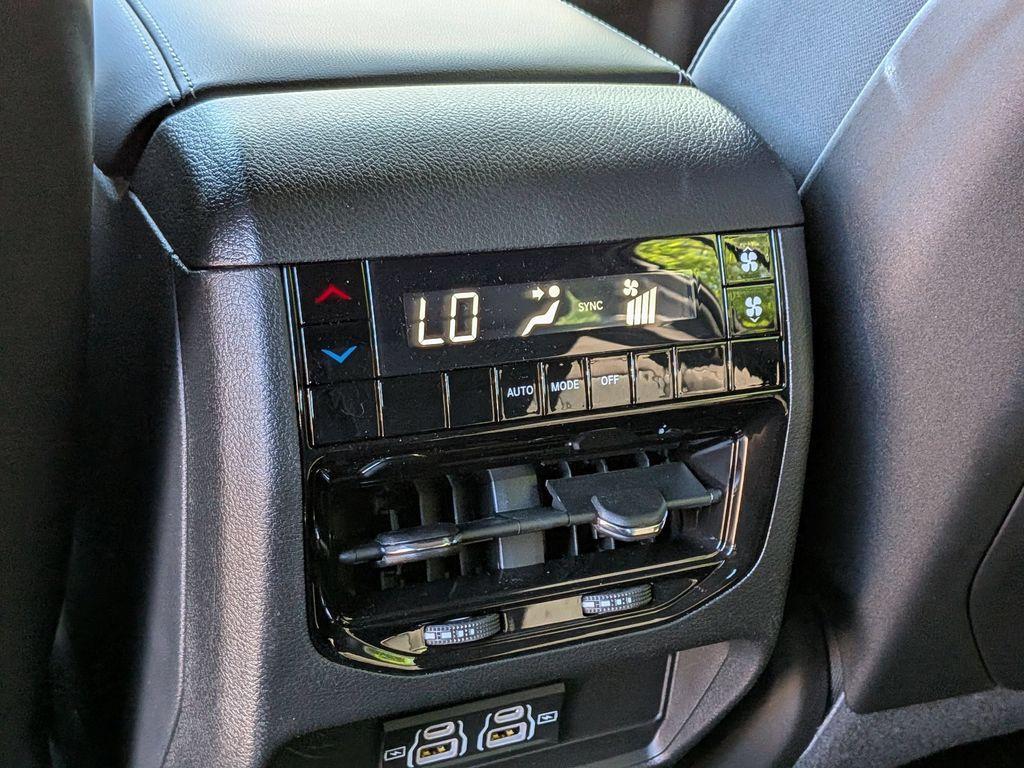 new 2026 Jeep Grand Cherokee L car, priced at $41,075