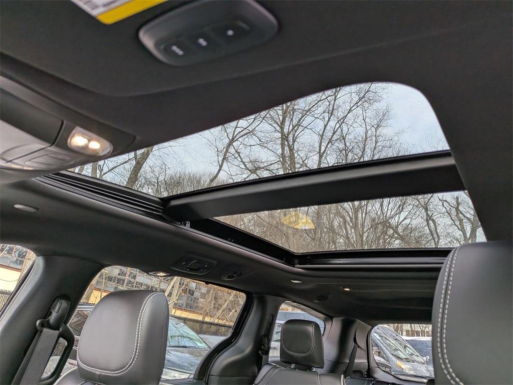 new 2026 Chrysler Pacifica car, priced at $53,745