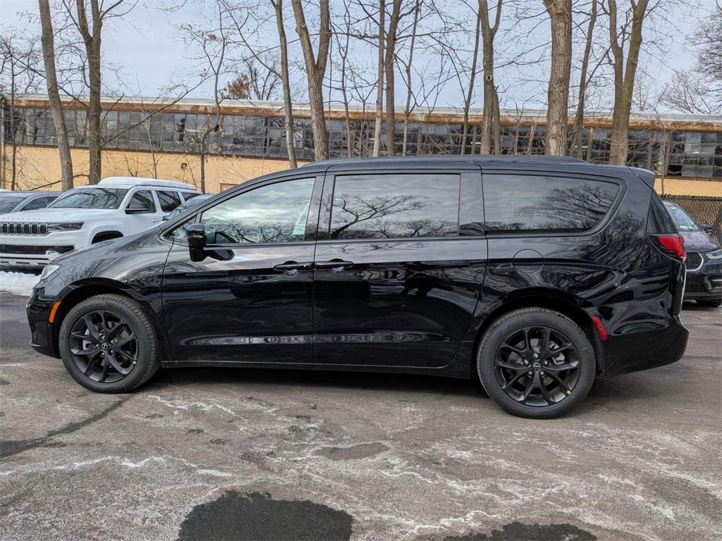 new 2026 Chrysler Pacifica car, priced at $53,745