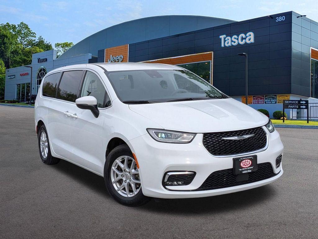 used 2023 Chrysler Pacifica car, priced at $28,180
