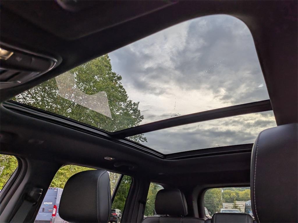 used 2025 Jeep Grand Cherokee car, priced at $41,995