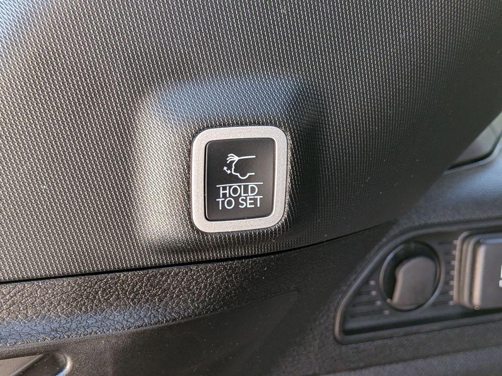 used 2025 Jeep Grand Cherokee car, priced at $37,875