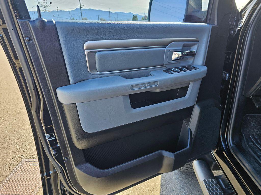 used 2020 Ram 1500 Classic car, priced at $32,999