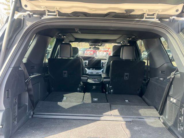 used 2025 Ford Expedition car, priced at $75,098