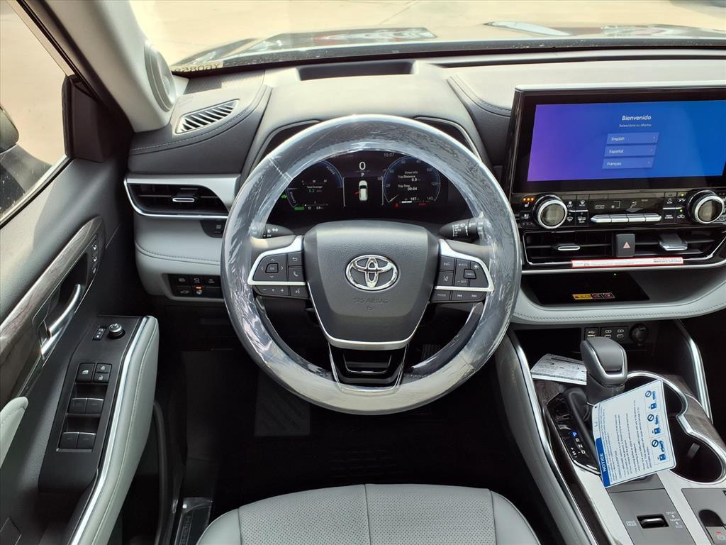 new 2026 Toyota Highlander Hybrid car, priced at $54,975