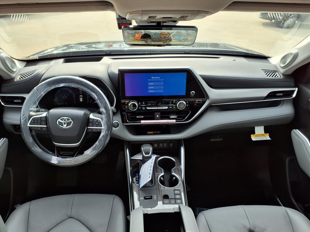 new 2026 Toyota Highlander Hybrid car, priced at $54,975
