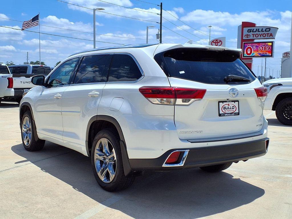 used 2018 Toyota Highlander car, priced at $19,748