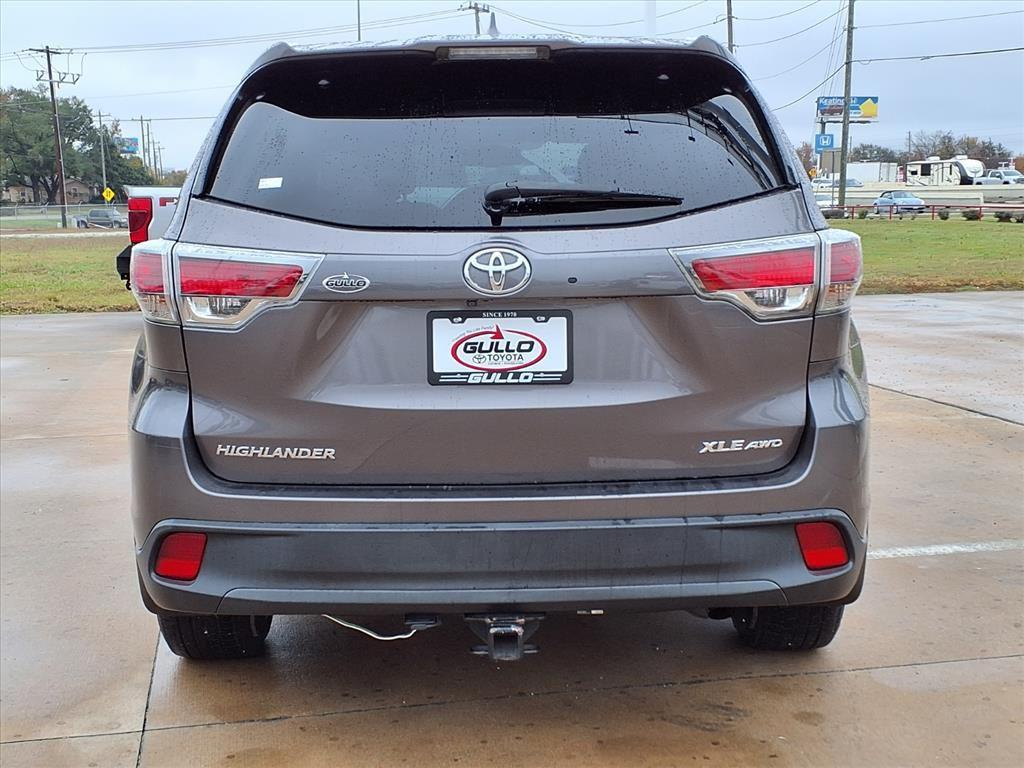 used 2015 Toyota Highlander car, priced at $14,998