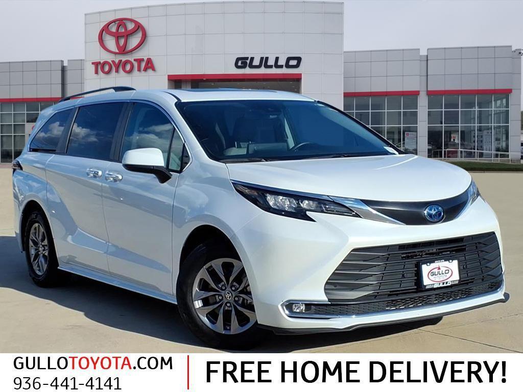 used 2024 Toyota Sienna car, priced at $39,248