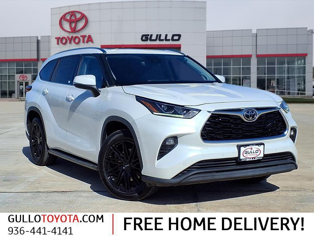 used 2020 Toyota Highlander car, priced at $25,498