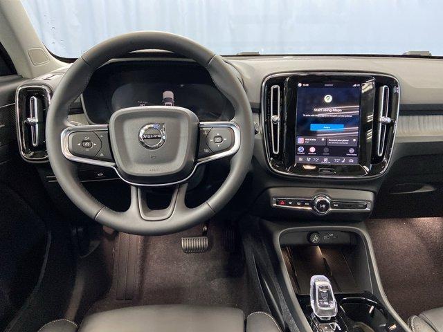 new 2026 Volvo XC40 car