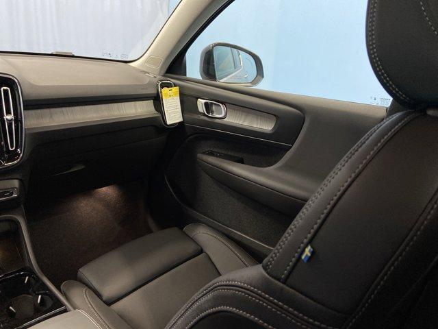 new 2026 Volvo XC40 car