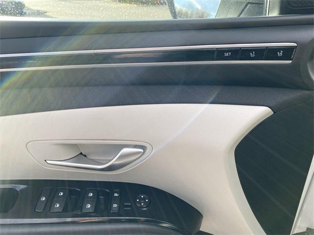 used 2024 Hyundai TUCSON Hybrid car, priced at $30,580