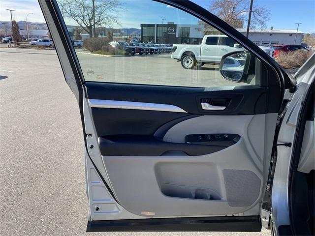 used 2017 Toyota Highlander car, priced at $17,580