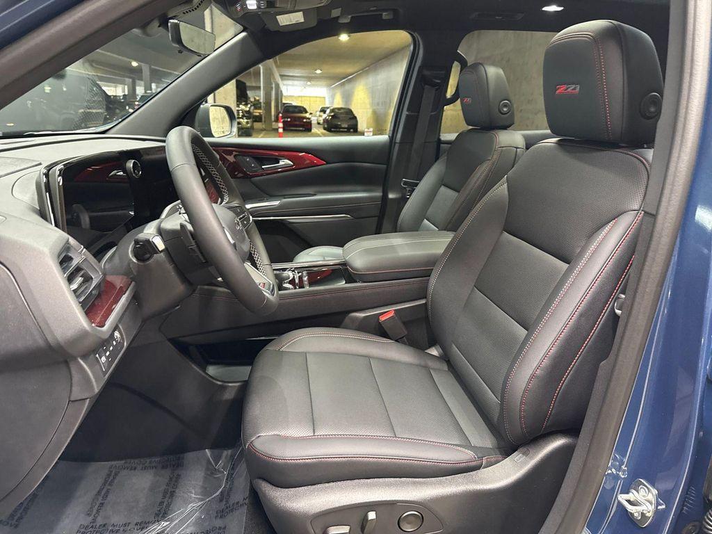 new 2026 Chevrolet Traverse car, priced at $53,620