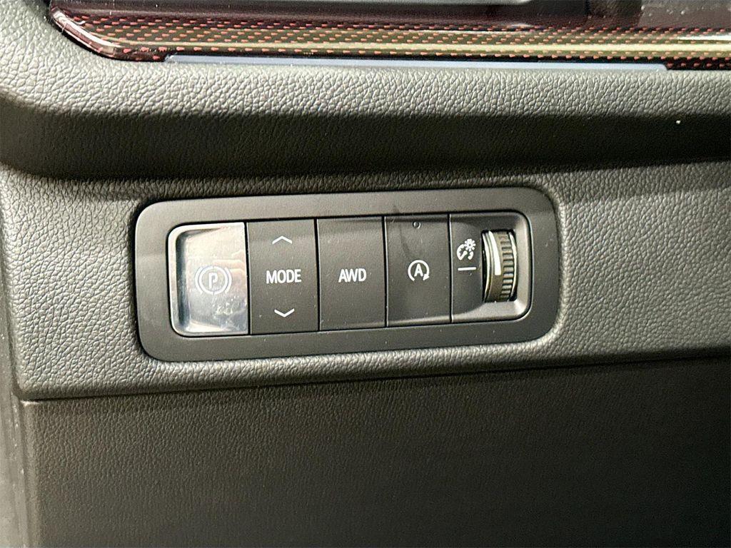 new 2026 Chevrolet Traverse car, priced at $51,240