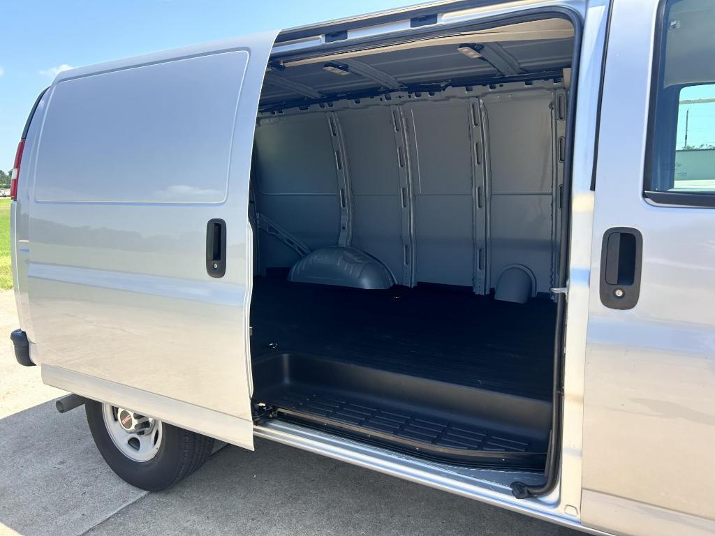 used 2016 GMC Savana 3500 car, priced at $24,900