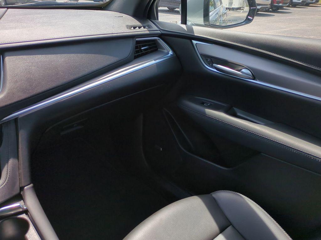 used 2025 Cadillac XT5 car, priced at $34,697