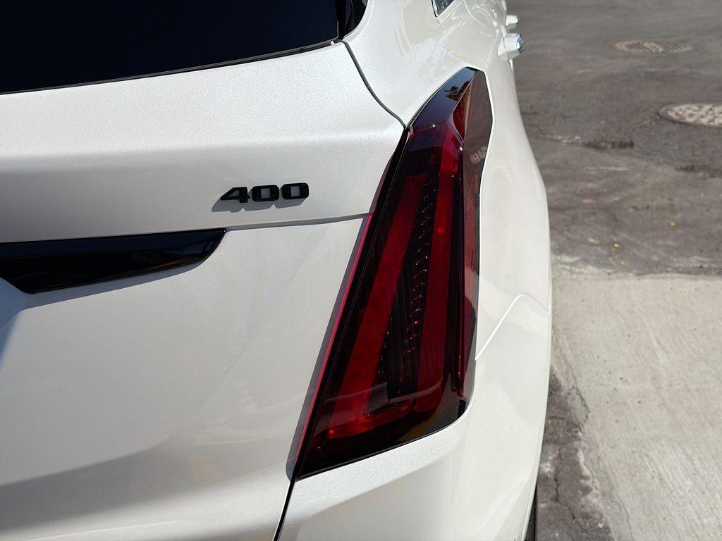 new 2026 Cadillac XT5 car, priced at $64,270