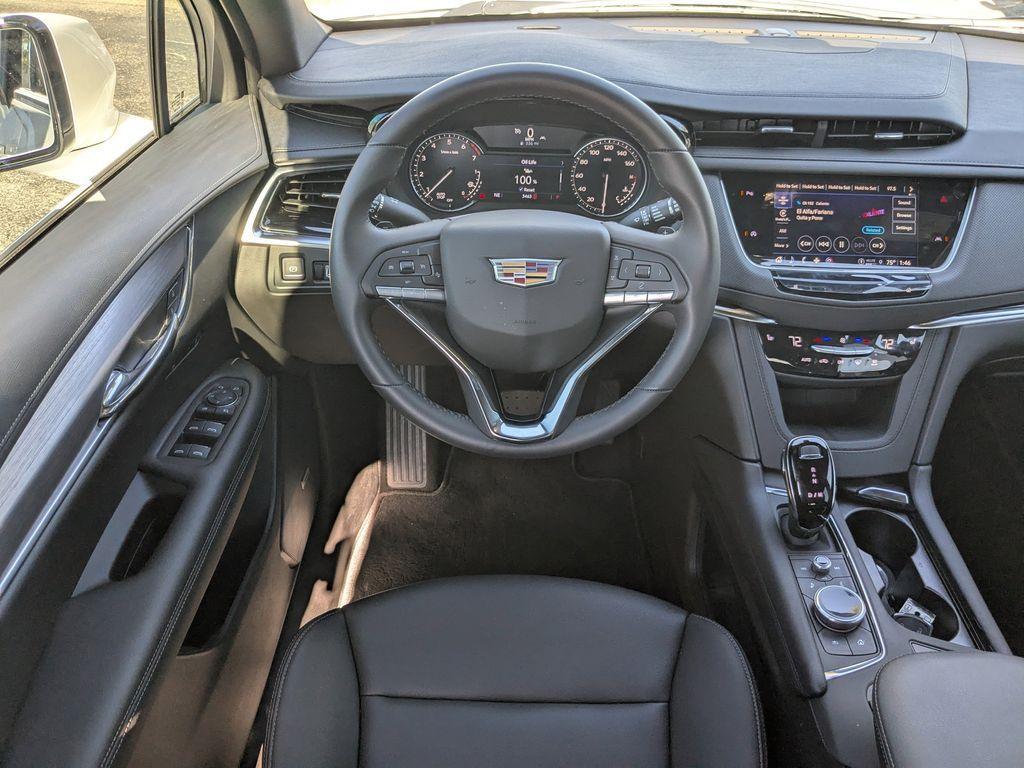 new 2025 Cadillac XT6 car, priced at $39,477