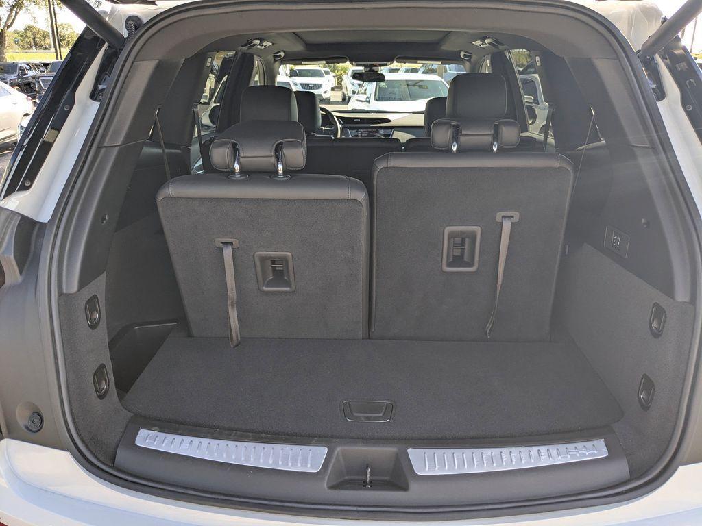 new 2025 Cadillac XT6 car, priced at $39,477