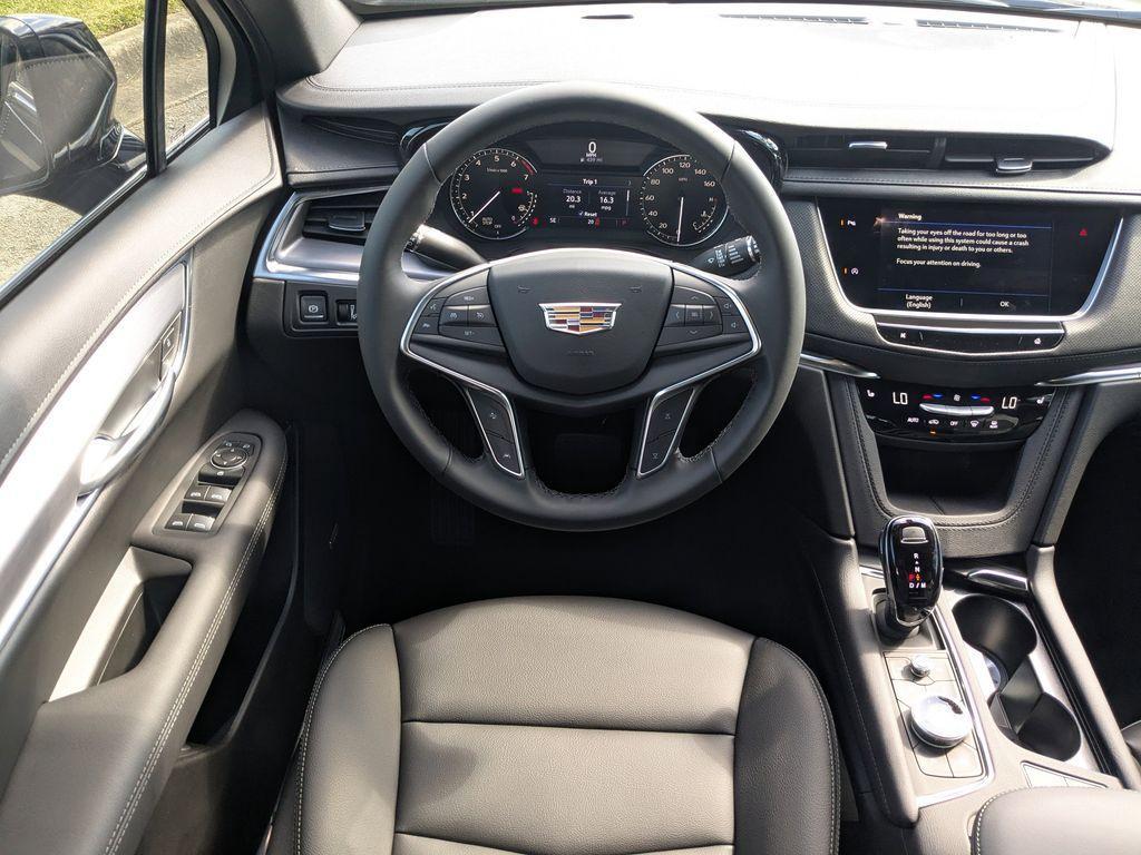 new 2026 Cadillac XT5 car, priced at $45,420