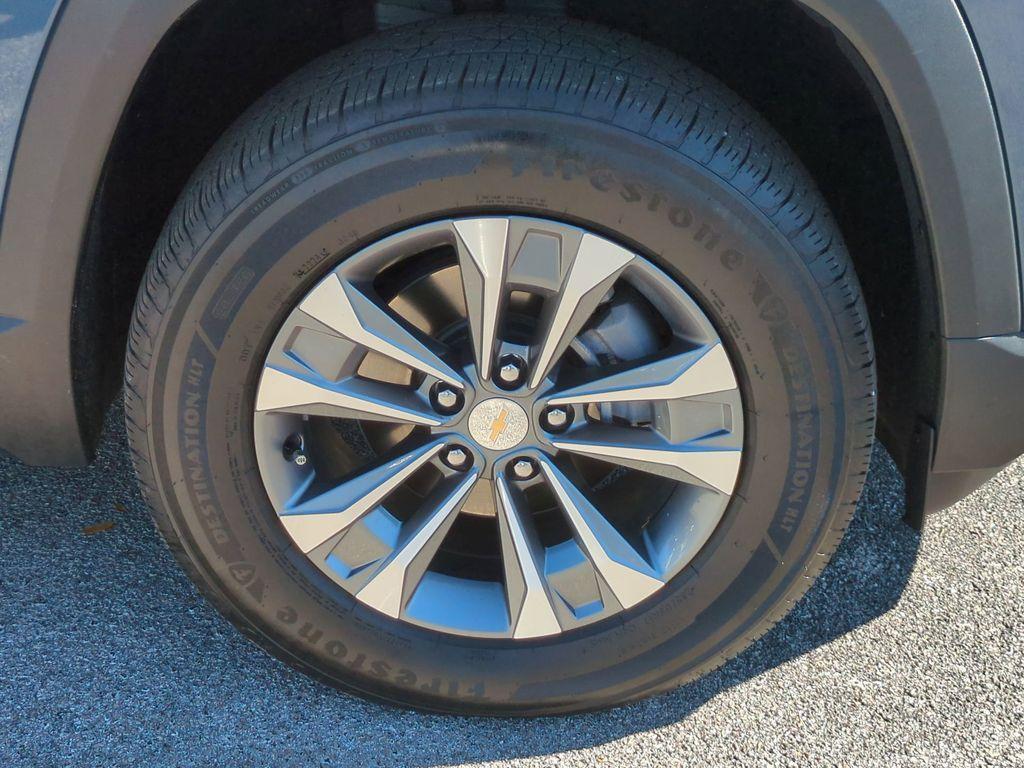 used 2025 Chevrolet Equinox car, priced at $22,988