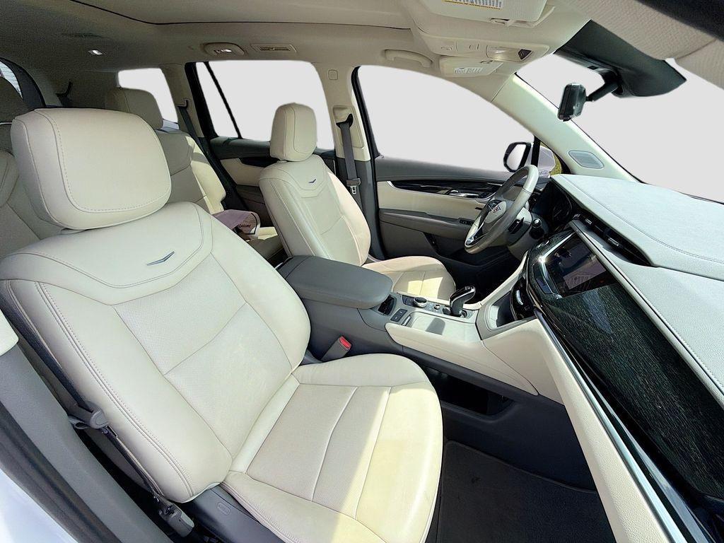 used 2021 Cadillac XT6 car, priced at $29,929