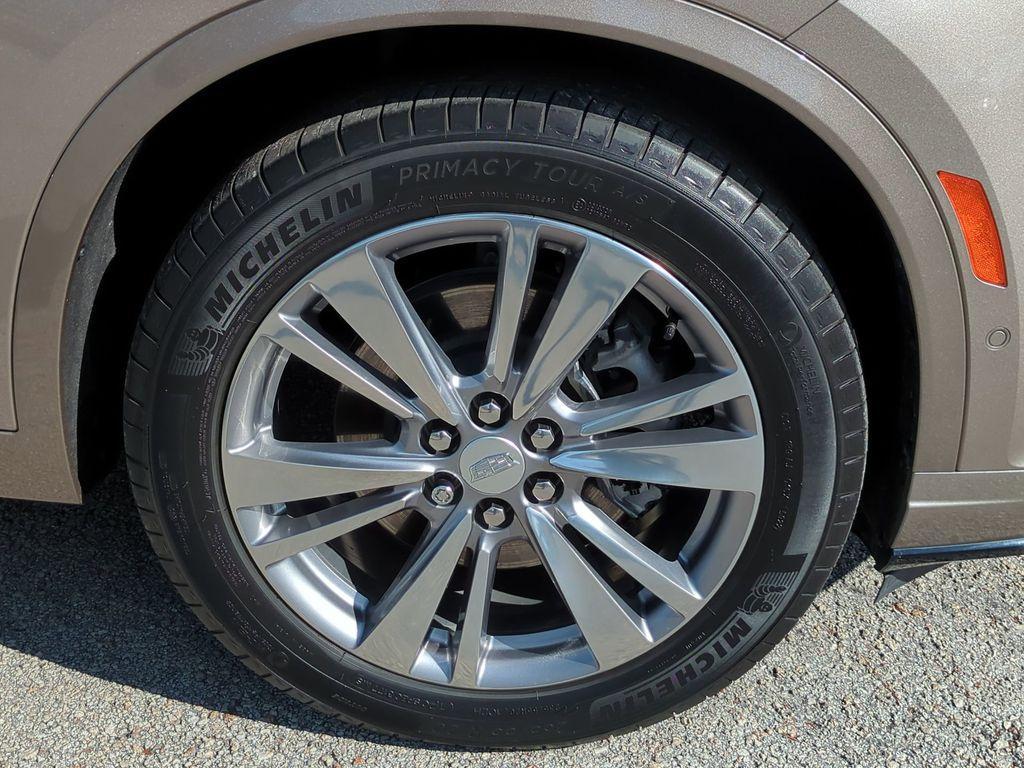 used 2023 Cadillac XT6 car, priced at $39,989