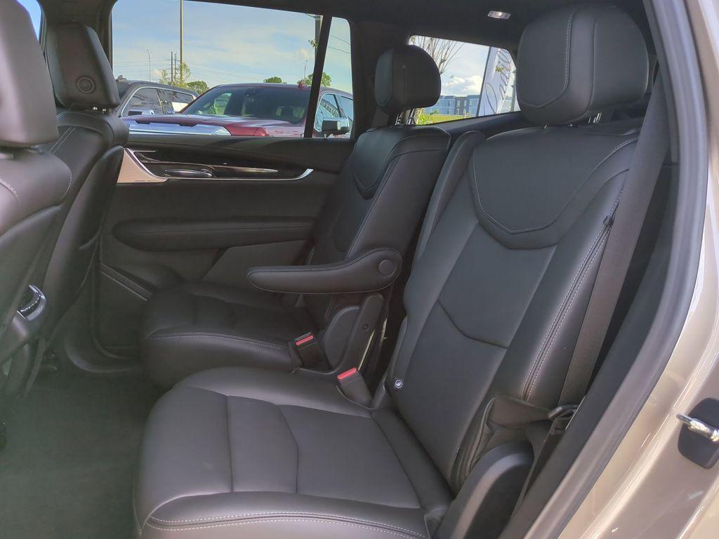 used 2023 Cadillac XT6 car, priced at $39,989