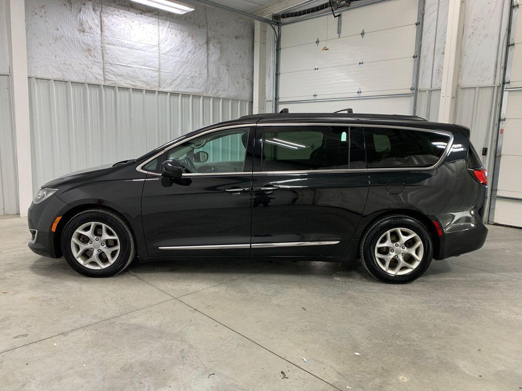 used 2017 Chrysler Pacifica car, priced at $7,984