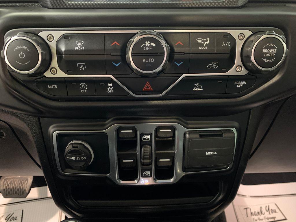 used 2022 Jeep Gladiator car, priced at $32,821