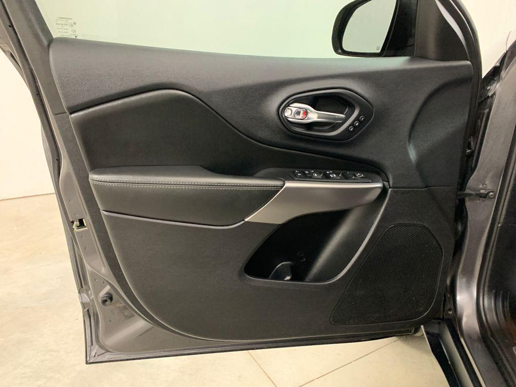 used 2019 Jeep Cherokee car, priced at $17,075