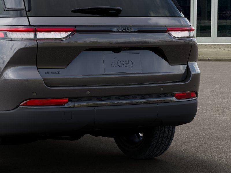 new 2025 Jeep Grand Cherokee car, priced at $50,735