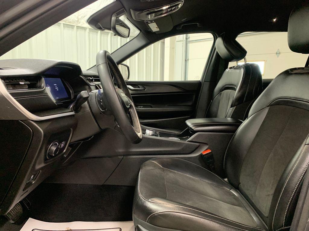 used 2024 Jeep Grand Cherokee L car, priced at $27,880