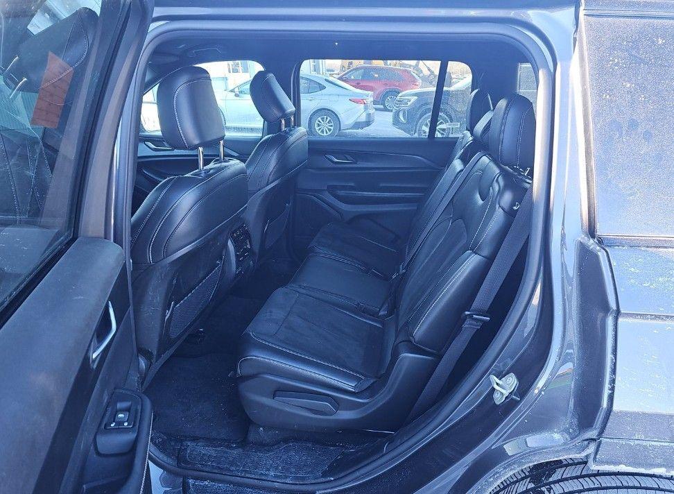 used 2024 Jeep Grand Cherokee L car, priced at $28,388