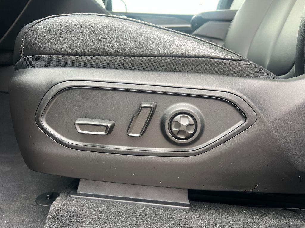 new 2025 Jeep Grand Cherokee L car, priced at $52,585