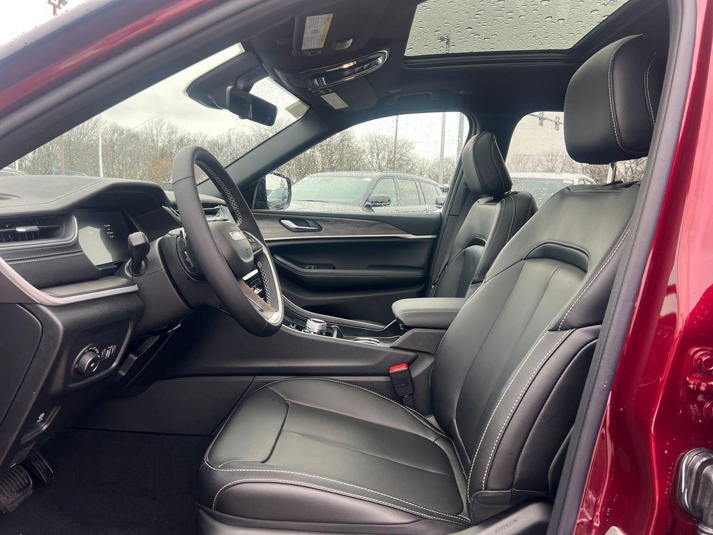 new 2025 Jeep Grand Cherokee L car, priced at $52,585