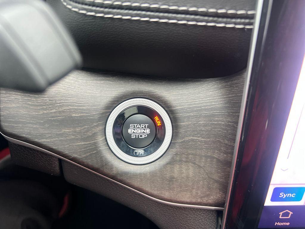 new 2025 Jeep Grand Cherokee L car, priced at $52,585