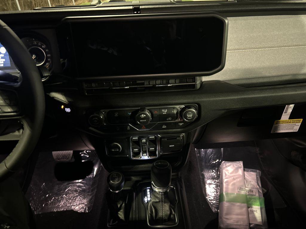 new 2026 Jeep Gladiator car, priced at $48,060