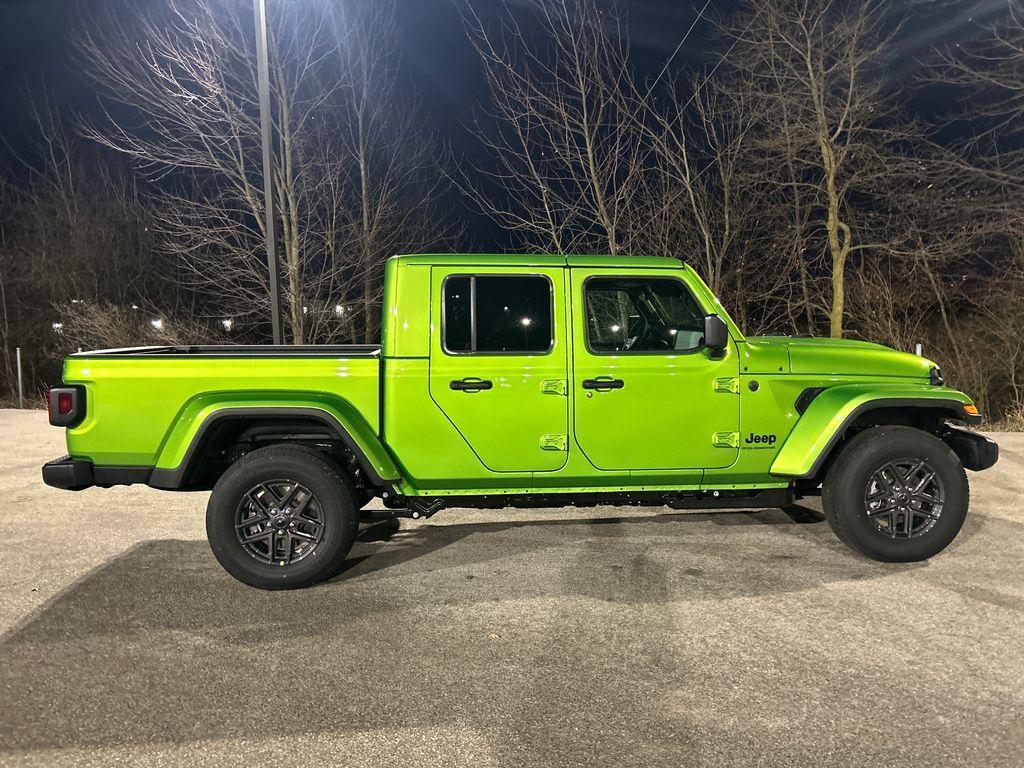 new 2026 Jeep Gladiator car, priced at $48,060